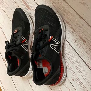 Disney Minnie Mouse New Balanfw running shoes.